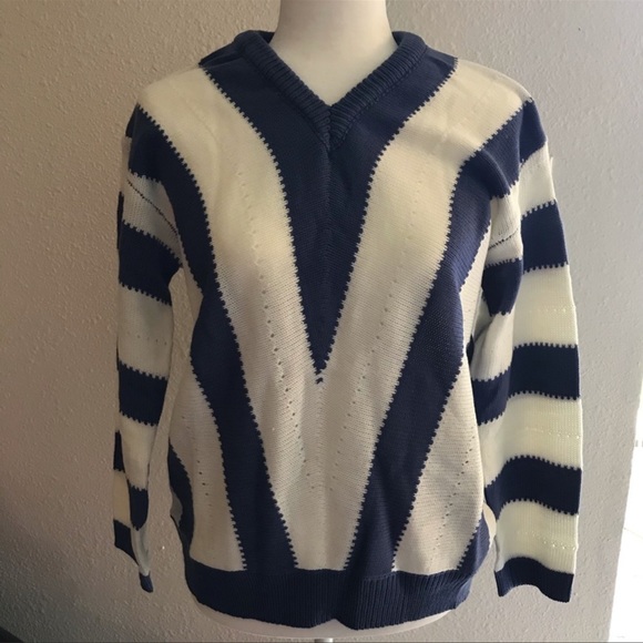 Soft Blue V-Neck Geometric Sweater - Picture 1 of 3